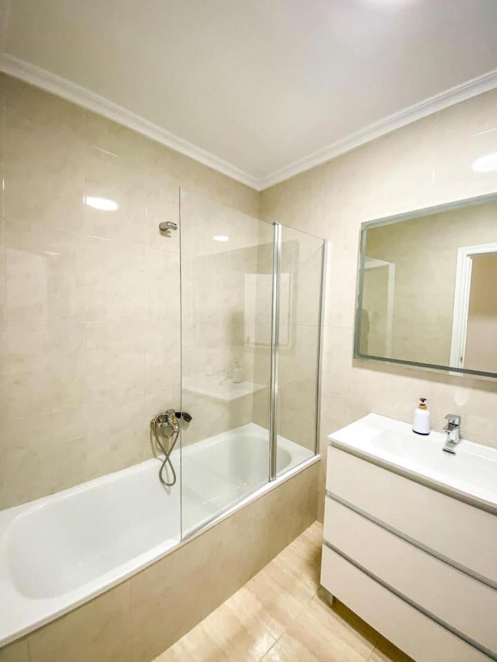 Residencial Leyra, Piso Centrico De 6 Habitaciones, 8 Camas Саламанка Екстериор снимка